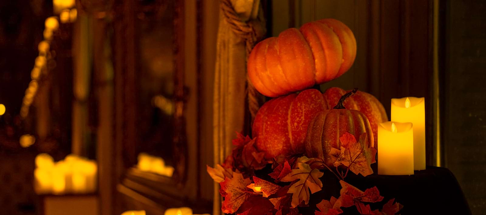 Candlelight: A Haunted Evening of Halloween Classics